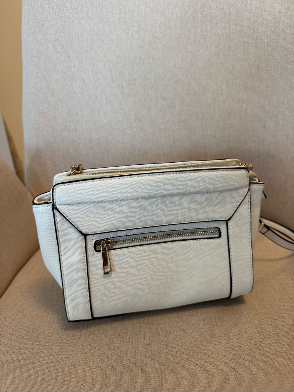 EVERNEW White Crossbody Bag with Front Zip Pocket